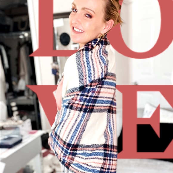 #4 Plaid blanket scarf- Keep her warm💕💕